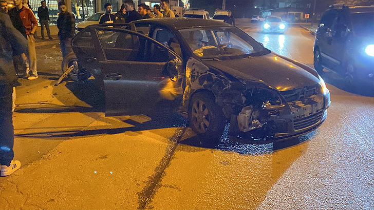 Bursa’da ehliyetsiz sürücü dehşet saçtı: 4 araca çarparak durdu