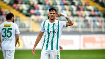 Bursaspor’da Mücahit Can Akçay geri dönüyor