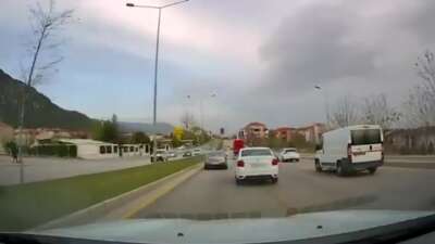 Makas atan sürücüye ceza