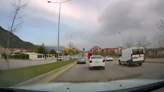 Makas atan sürücüye ceza