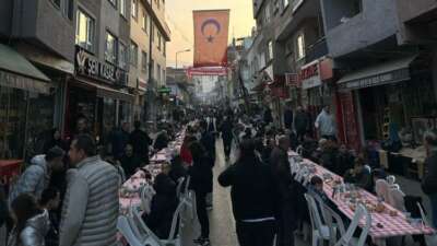 Bursa’da kilometreyi bulan iftar sofrası