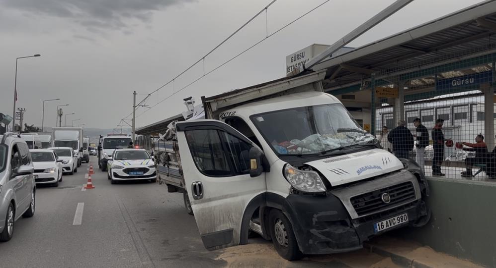Bursa’da metro seferlerine kaza engeli!