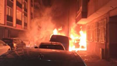 İstanbul’da 5 araç alev topuna döndü