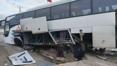 Ankara’da 5’i ağır 16 kişinin yaralandığı otobüs kazası