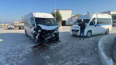 İşçi servisi kaza yaptı: 19 yaralı