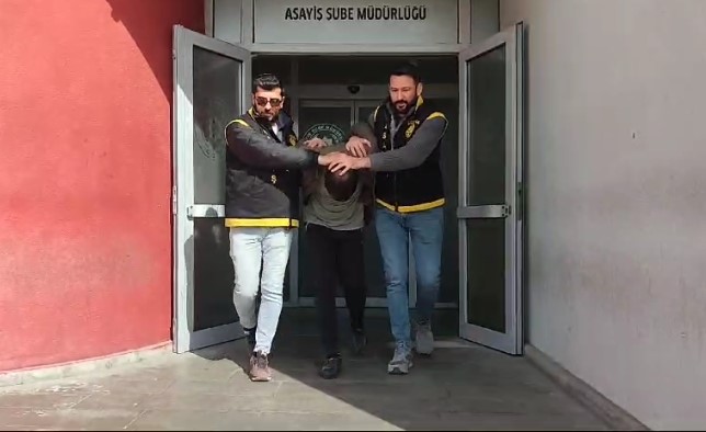 İki kardeşi öldüren şüpheli tutuklandı İki kardeşi öldüren şüpheli tutuklandı
