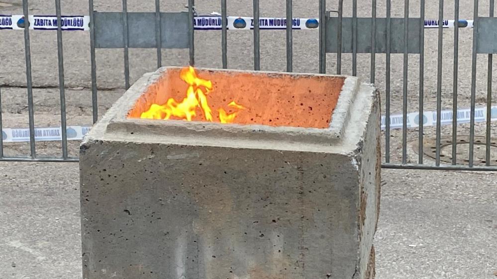 Yer altından çıkan gaz 6 gündür yanıyor Yer altından çıkan gaz 6 gündür yanıyor
