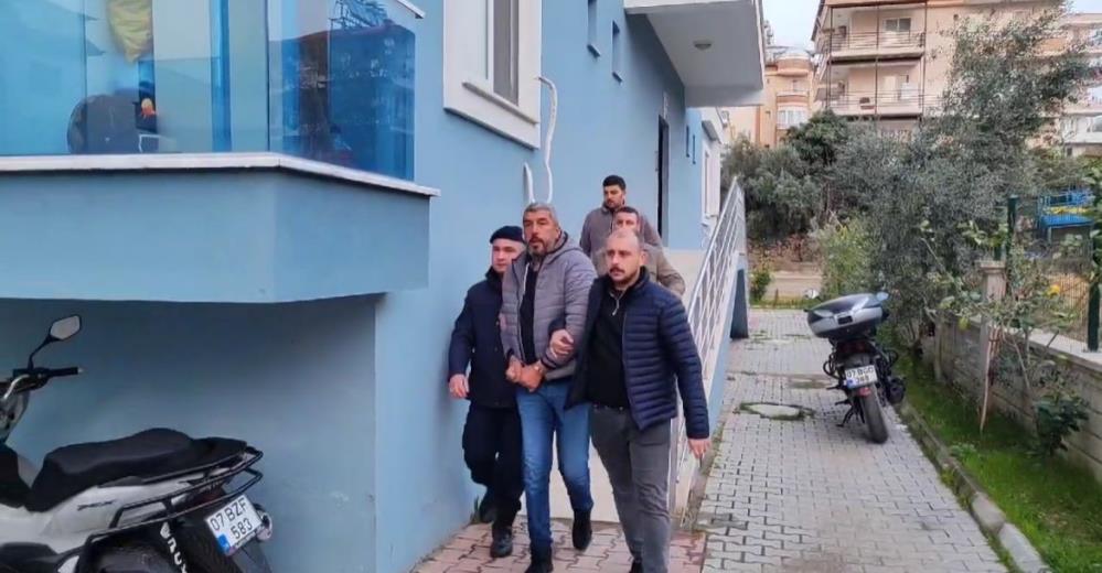 Bursa’da 20 yıl kesinleşmiş hapis cezasıyla aranıyordu…Kaçan şüpheliyi gönül ilişkisi ele verdi