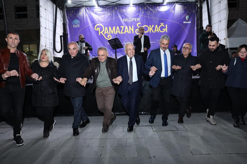 Nilüfer Ramazan sokağına Artvin gecesi renk kattı Nilüfer Ramazan sokağına Artvin gecesi renk kattı