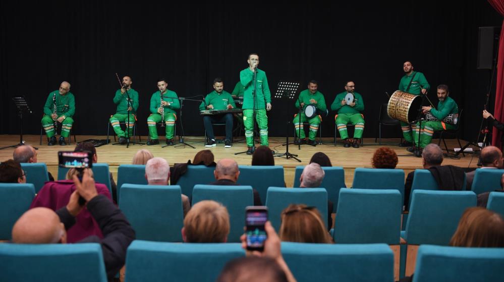 Temizlik işçileri bu kez kulakların pasını temizledi Temizlik işçileri bu kez kulakların pasını temizledi