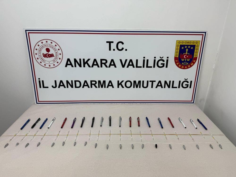 6 milyon lira değere sahip 19 tüp yılan zehri ele geçirildi 6 milyon lira değere sahip 19 tüp yılan zehri ele geçirildi