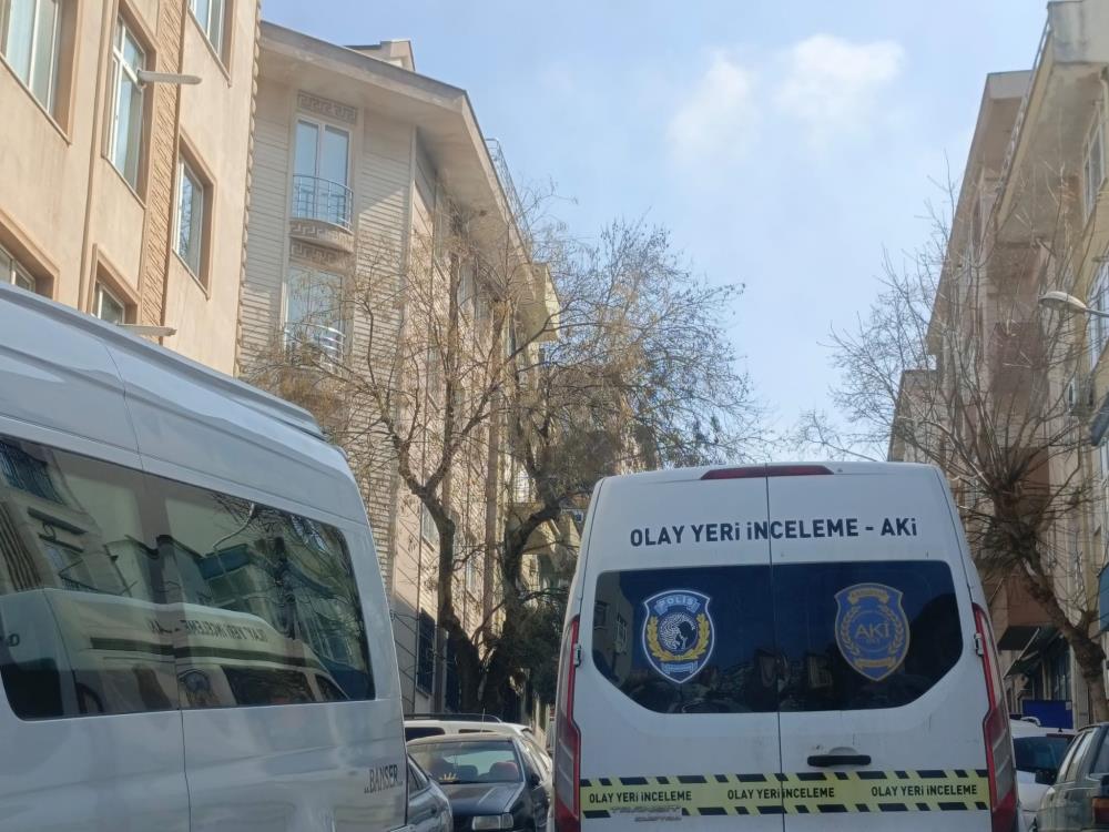 Cam silerken dengesini kaybedip hayatını kaybetti Cam silerken dengesini kaybedip hayatını kaybetti
