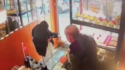 Sevgilisinin alamadığı altın tacı böyle çaldı