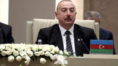 Aliyev, Azerbaycan’ın D-8 üyeliğini onayladı