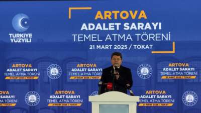 Bakan Tunç: “Suç şebekeleriyle ve yolsuzlukla mücadele eden bir yargı istemiyorlar”