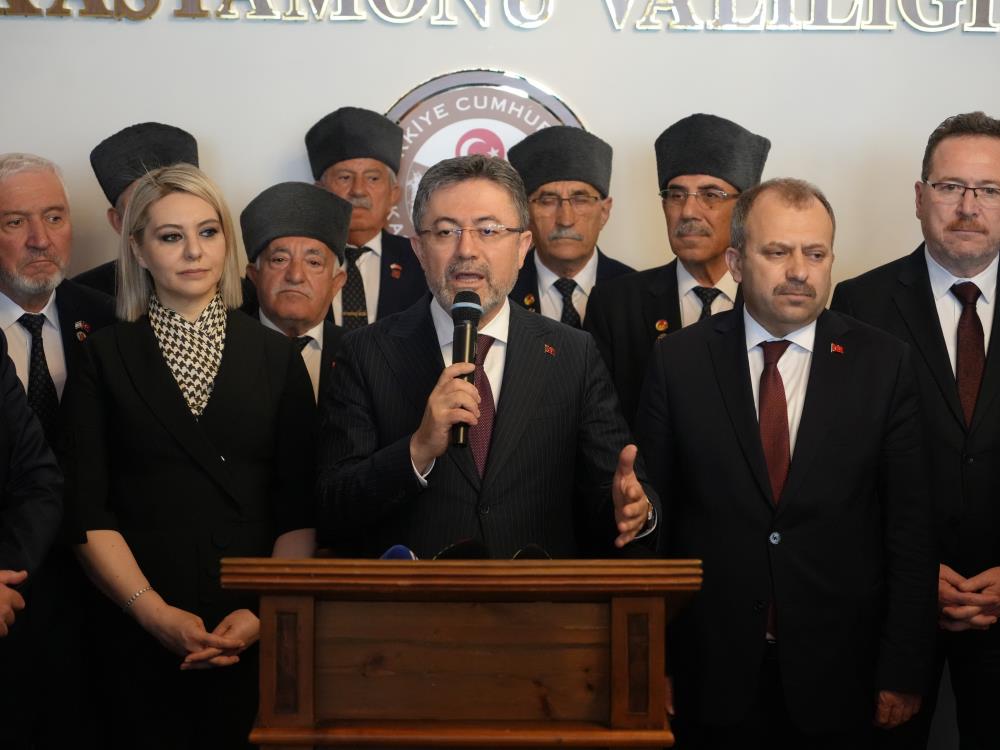 Bakan Yumaklı: “10 binlerce insanın katledilmesine şahitlik yapıyoruz”