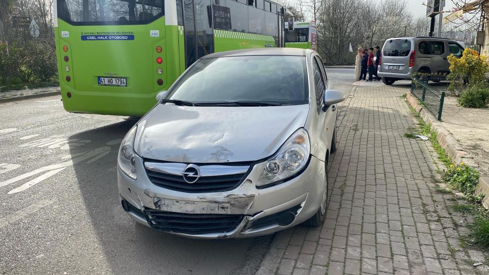 Otomobille çarpışan motosikletli yaralandı Otomobille çarpışan motosikletli yaralandı
