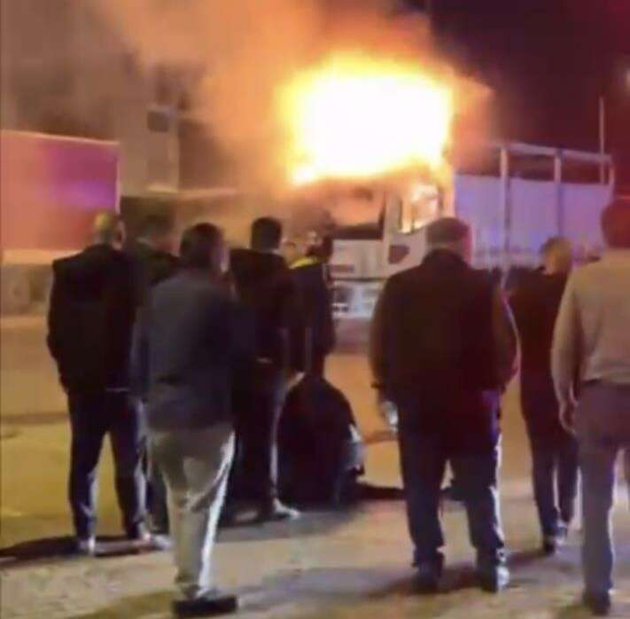 Bursa’da kullandığı kamyonu bir anda ateşe verdi