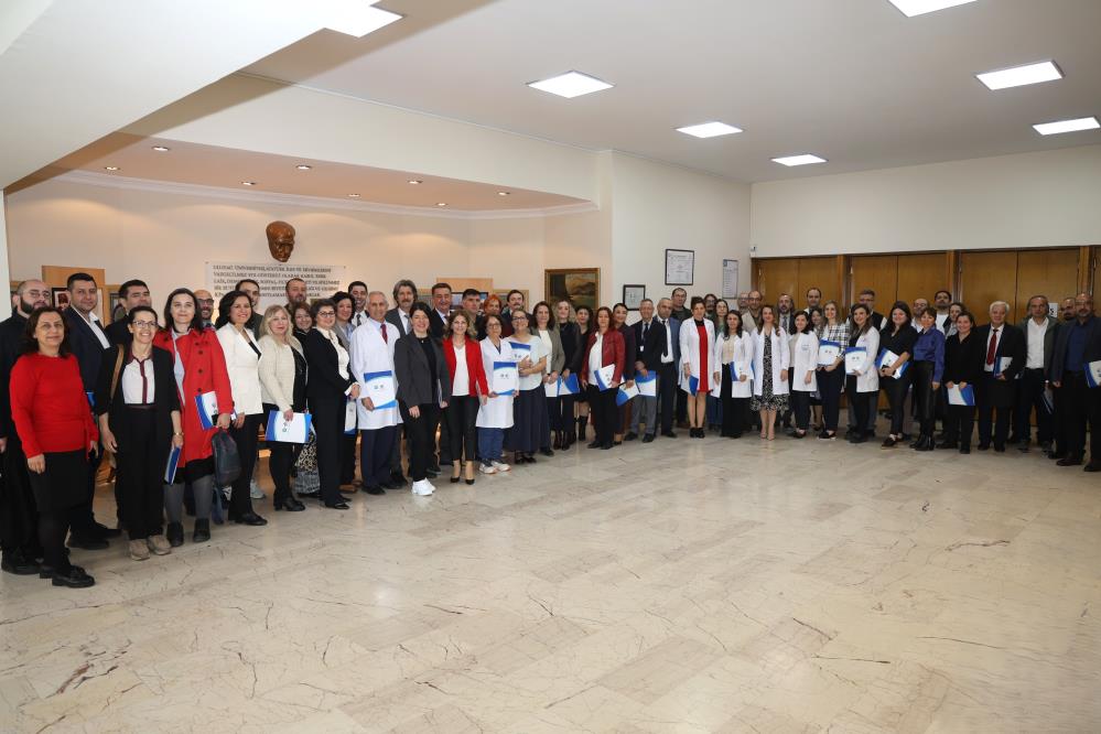BUÜ’de başarılı akademisyenler ödüllendirildi
