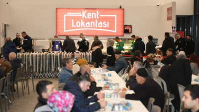 Osmangazi Belediyesi’nin iftar sofralarında Ramazan bereketi