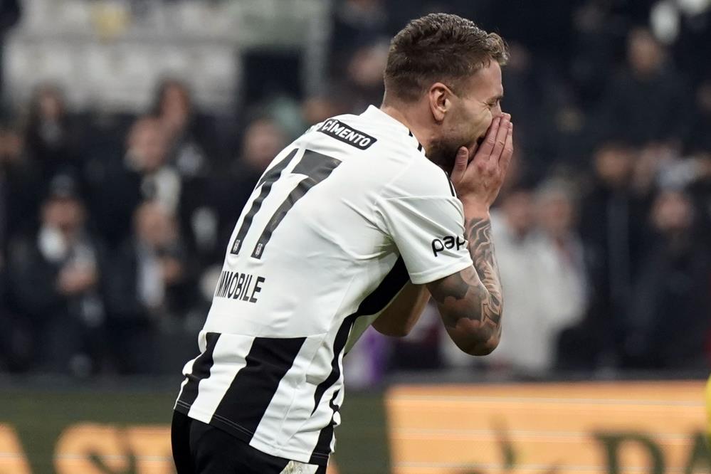 Beşiktaş’ta, Galatasaray derbisi öncesi ‘golcü’ problemi