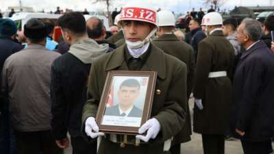 Şehidin ikizinden yürek yakan feryat