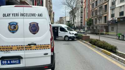 Şüpheli paket fünye ile patlatıldı