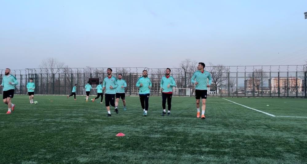 Bursa’da düdük çaldı, futbolcular iftara koştu