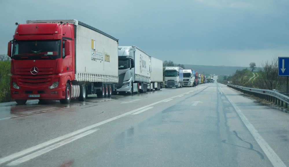 TIR sürücüleri, bayramı ailelerinden uzakta buruk geçiriyor