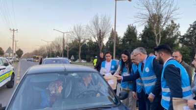 Bakan Işıkhan, sürücülere iftariyelik dağıttı