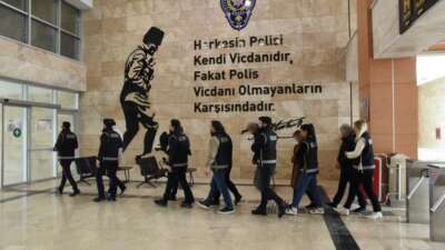 Antalya’da irtikap ve nitelikli dolandırıcılık suçundan 8 şüpheliden 4’ü tutuklandı