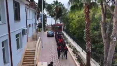Antalya’da 111 düzensiz göçmen yakalandı
