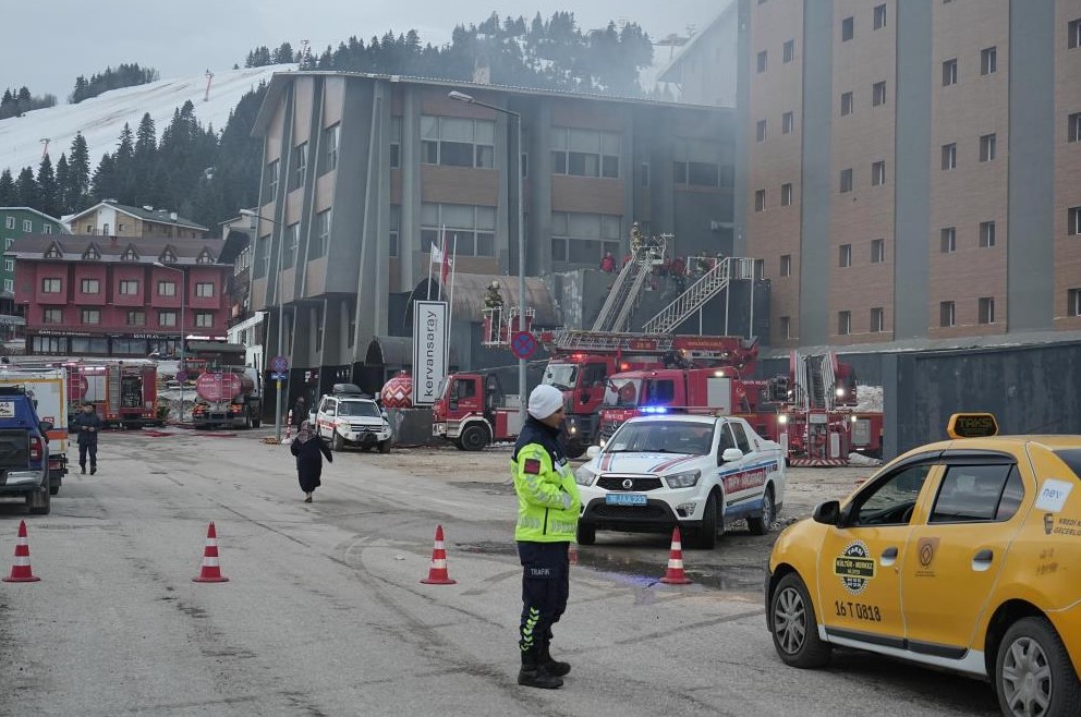 Uludağ’daki yangında acı haber… Milli kayakçı ve dernek başkanı babası yaşamını yitirdi
