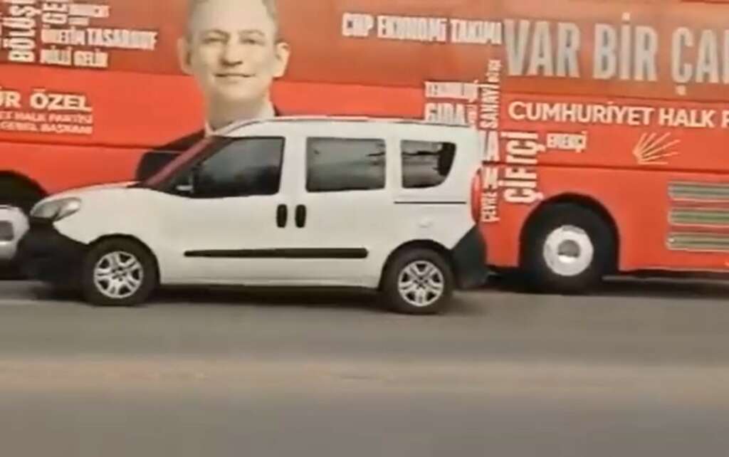 Ali Mahir Başarır o anları paylaştı; “CHP’nin seçim otobüsü kaçırıldı!”