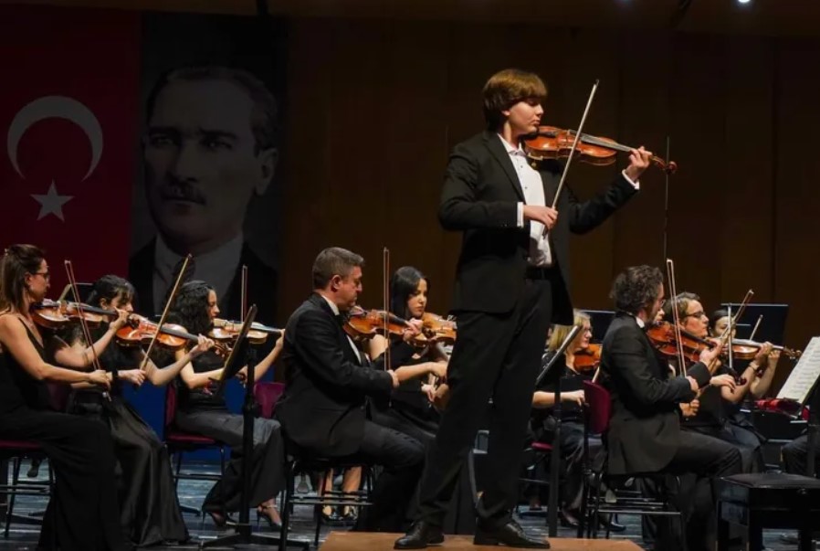 Geleceğin keman virtüözü Kıvanç Sakder’den bir başarı daha