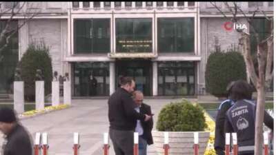 İstanbul Büyükşehir Belediyesi önünde güvenlik önlemi alındı