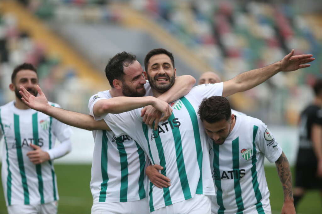 Tahir Babaoğlu oyuna girdi, golünü attı!