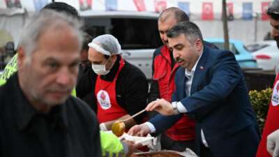 Yıldırım’da gönüller de sofralar da bir