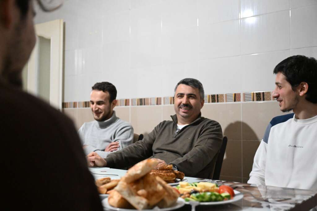 Başkan Yılmaz, gençlerle sahur yaptı
