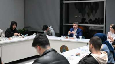 Başkan Yılmaz sahurda gençleri ağırladı