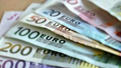 Euro yükseldi: 39 TL’yi aştı