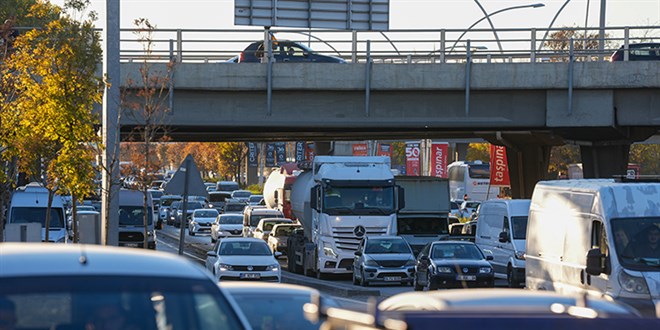 TEM ve Kuzey Marmara’da ağır taşıtların geçişine yasak