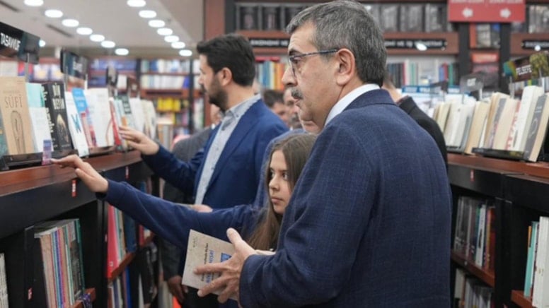 Milli Eğitim Bakanı boykot listesindeki markaya desteğe gitti