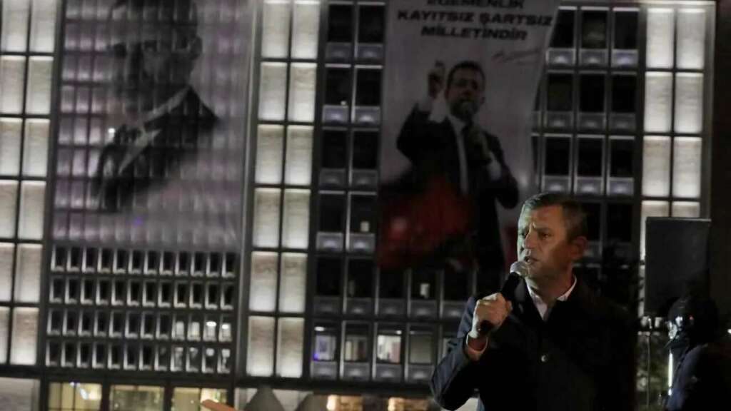 Özel’den mitingleri yayınlamayan medyaya karşı boykot çağrısı
