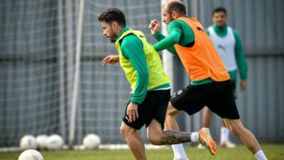 Bursasporlu futbolculara izin