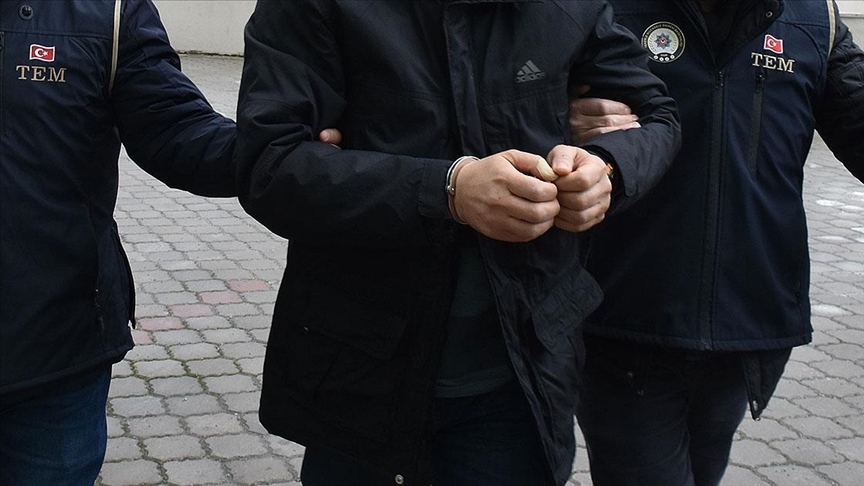 FETÖ’cü eski emniyet müdürü Ankara’da yakalandı FETÖ’cü eski emniyet müdürü Ankara’da yakalandı