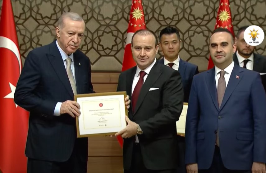 Karesi’ye devletin zirvesinden onur!