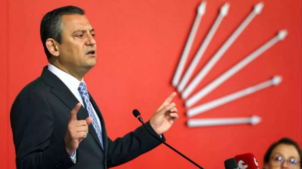 Özgür Özel, Sırrı Süreyya Önder’i hastanede ziyaret etti