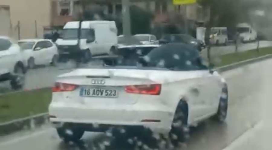 Bursa’da milyonluk araçta zor anlar