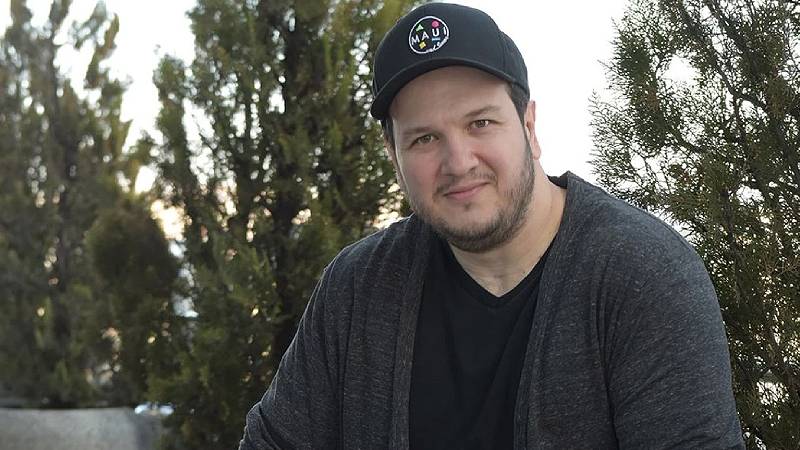Şahan Gökbakar’dan oyuncuları kadrodan çıkaran yapımcılara tepki: Biraz omurgalı olun